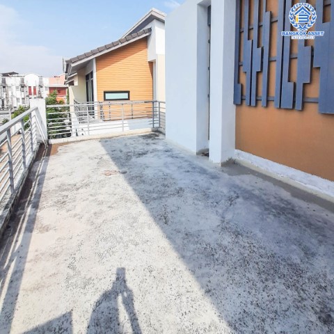 *****บ้านเดี่ยวมือสองย่านนนทบุรี ม.เวอรีเดียน ราชพฤกษ์ หลังมุม เนื้อที่กว้าง 51 ตร.ว. ฟังก์ชัน 4 ห้องนอน 4 ห้องน้ำ ที่จอดรถ 2 คัน บ้านเดี่ยวสไตล์โฮมออฟฟิศ ต่อเติมครบมีห้องประชุมแบบเก็บเสียง บนสุดยอดทำเล เพียง 2 นาทีถึงรถไฟฟ้าสายสีม่วง "สถานีบางรักน้อยท่าอิฐ" ใกล้จุดขึ้นทางด่วน "งามวงศ์วาน"